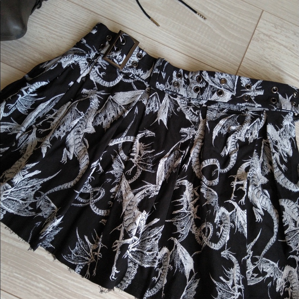 Widow Dragon Skirt - Picture 2 of 8
